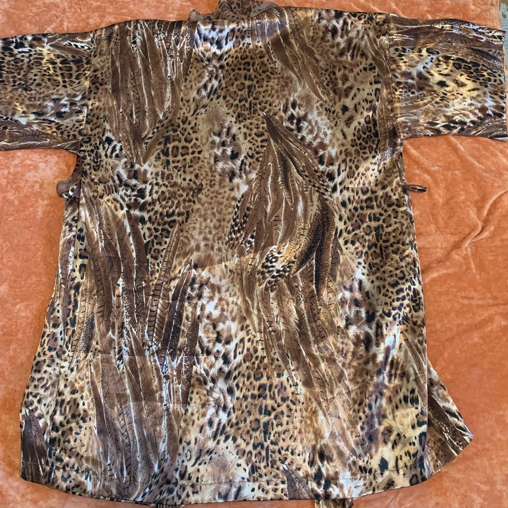 Silky Robe - Picture 2 of 4